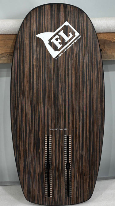 Extra hartes Pumpfoil Dockstartboard